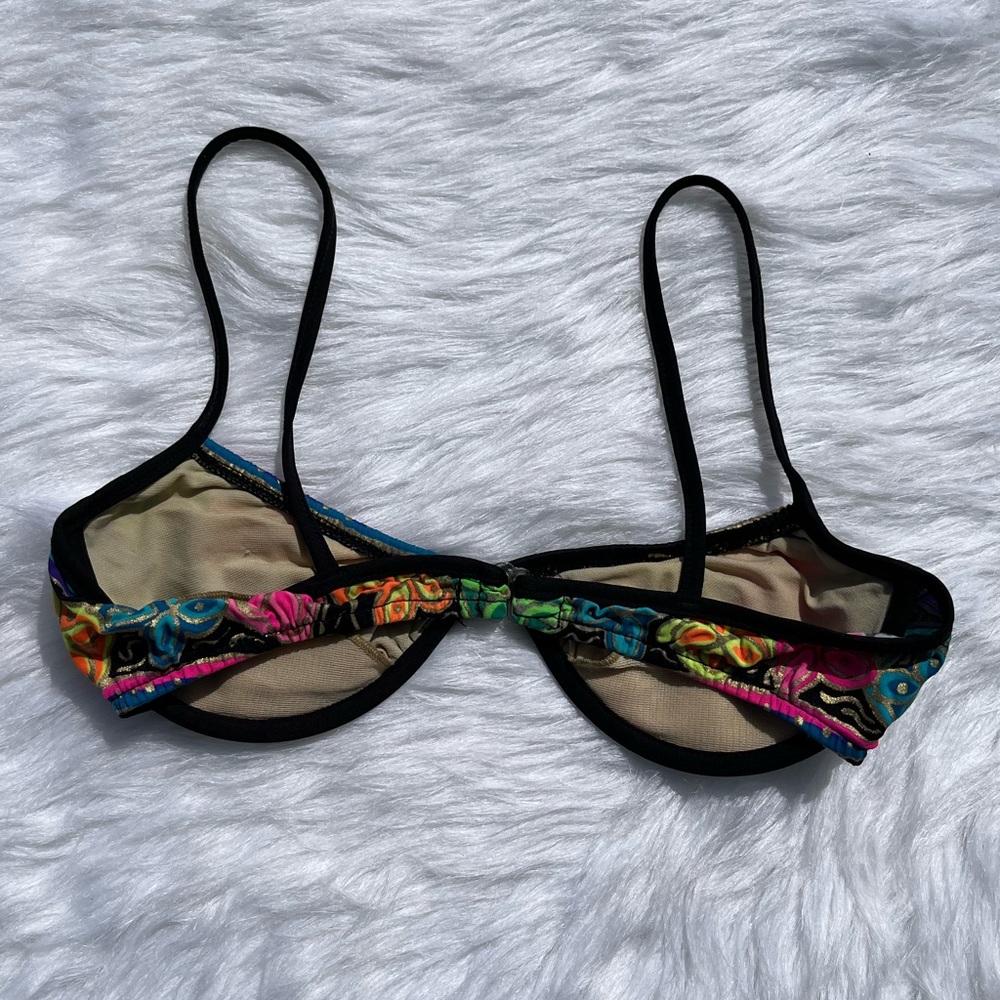 3/$30 Vintage Bikini Top - Picture 7 of 8